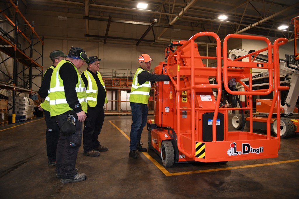 Horizon Platforms doing onsite training on how to use a mast boom lift